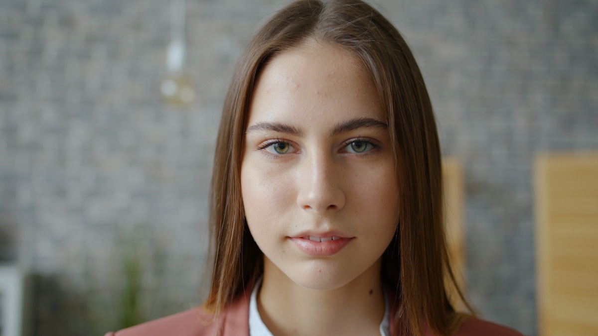 Teilnehmerin in einem Video-Meeting