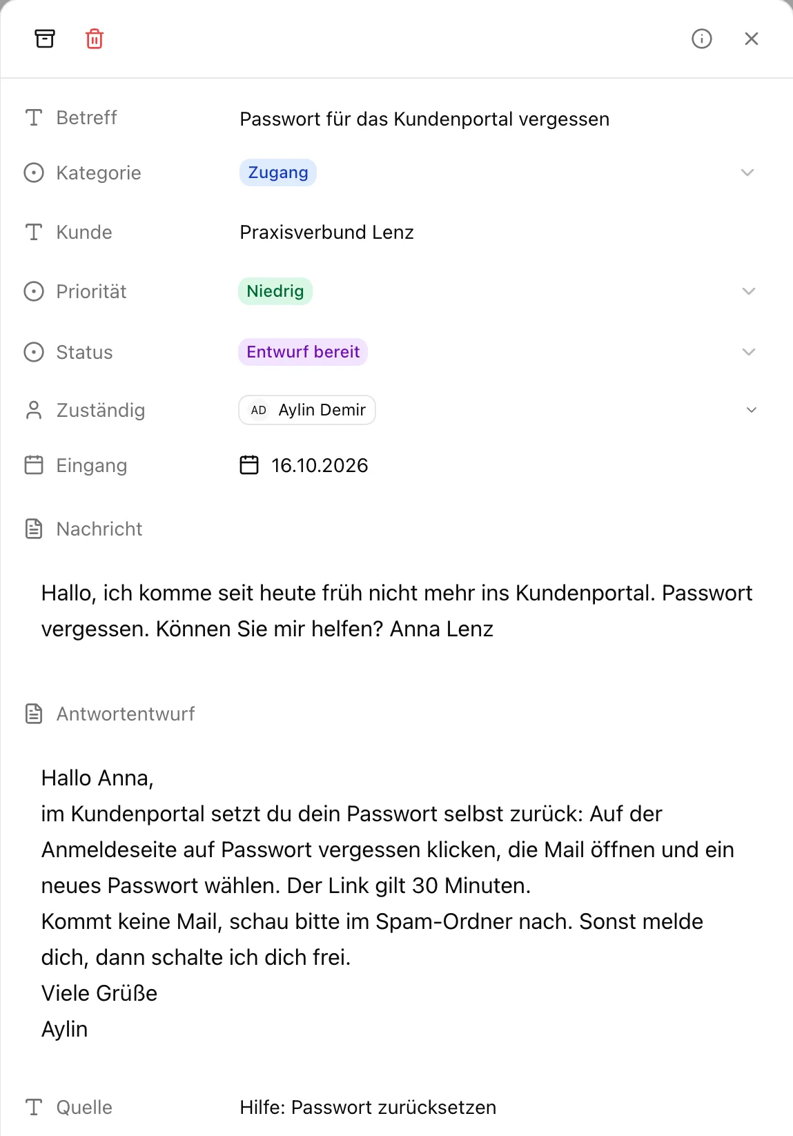 Geöffnete Anfrage im Pharen Hub: Nachricht des Kunden, Antwortentwurf des Agenten und der Hilfeartikel als Quelle.